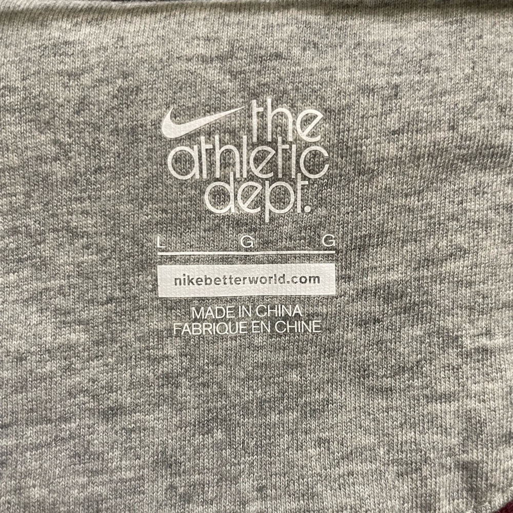 Nike zip up hooded jacket - Picture 3 of 6